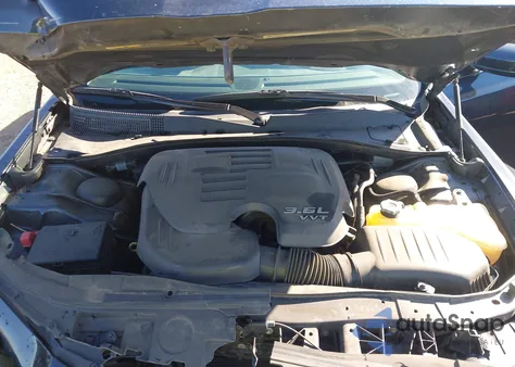 2019 Chrysler 300 Touring L из США, поврежденный, VIN 2C3CCAAG9KH616997